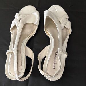 Easy Street Women's Cream Sandals